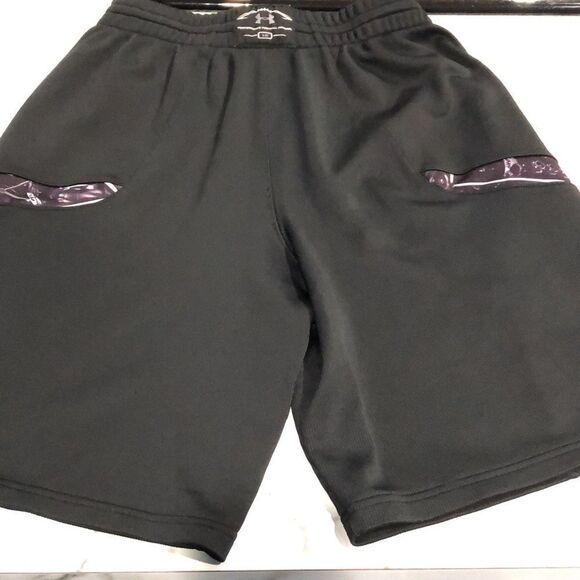 Under Armour Performance Football Shorts Sz. L - Picture 3 of 8